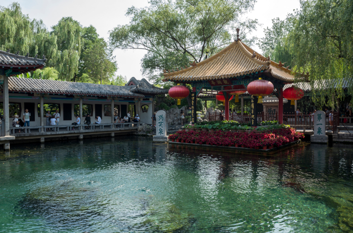 Jinan is widely famous in China for its springs seasons. 